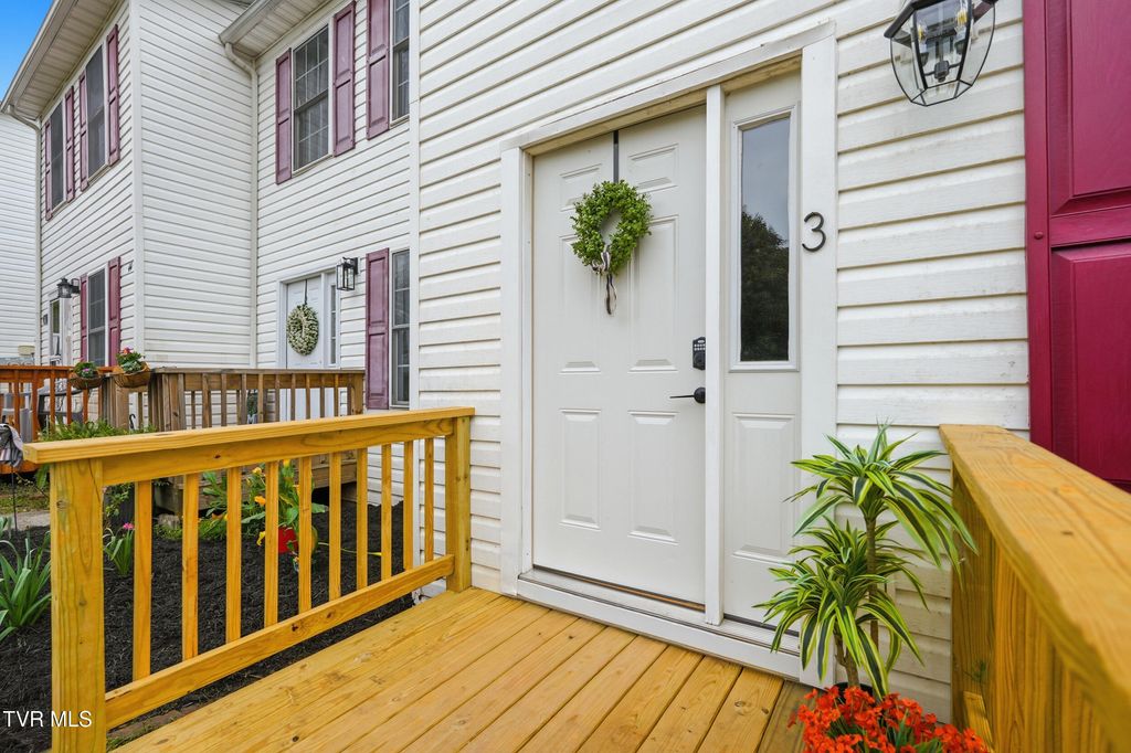 Photo of 44 Tulip Grove Circle #Apt 3, Bristol, TN 37620 (MLS # 9993961)