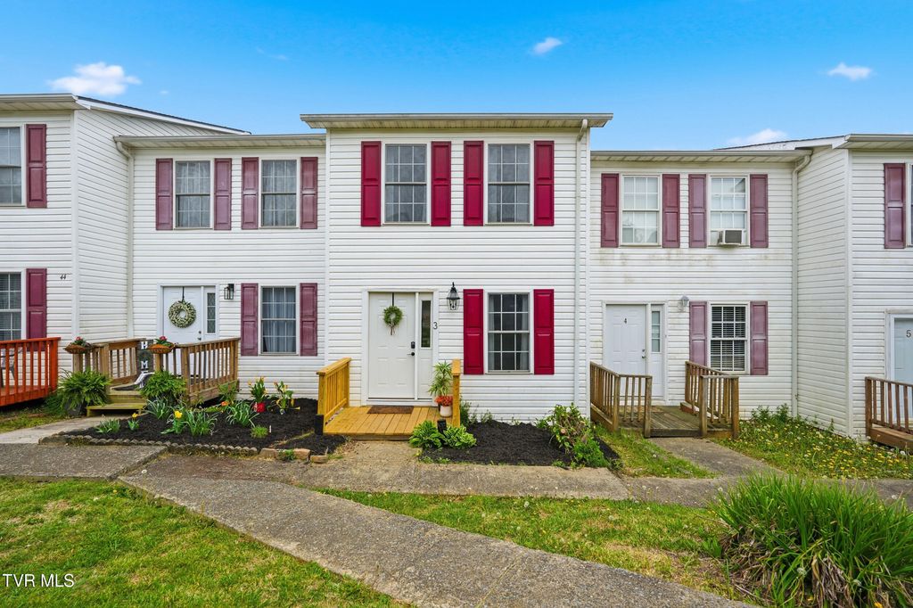 Photo of 44 Tulip Grove Circle #Apt 3, Bristol, TN 37620 (MLS # 9993961)