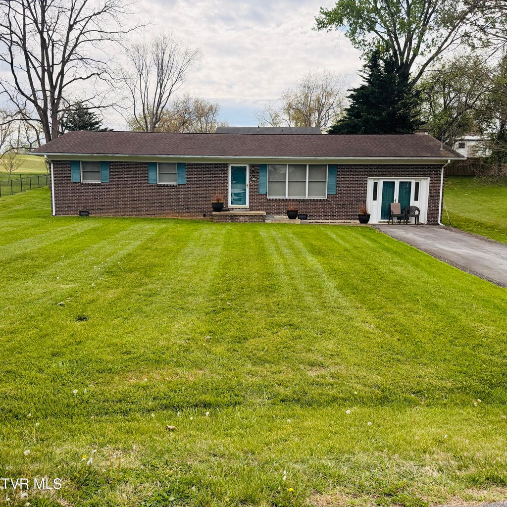 Photo of 136 Longview Rd Road, Bristol, VA 24201 (MLS # 9993818)