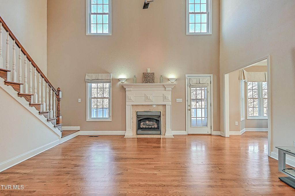 Photo of 1036 Sussex Drive, Kingsport, TN 37660 (MLS # 9989349)