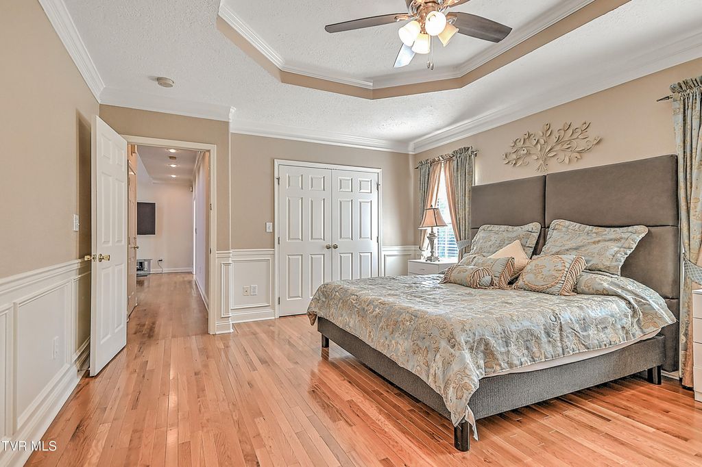 Photo of 1036 Sussex Drive, Kingsport, TN 37660 (MLS # 9989349)