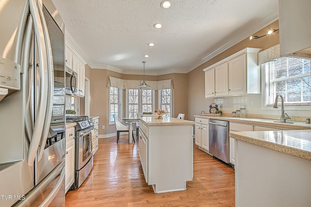 Photo of 1036 Sussex Drive, Kingsport, TN 37660 (MLS # 9989349)