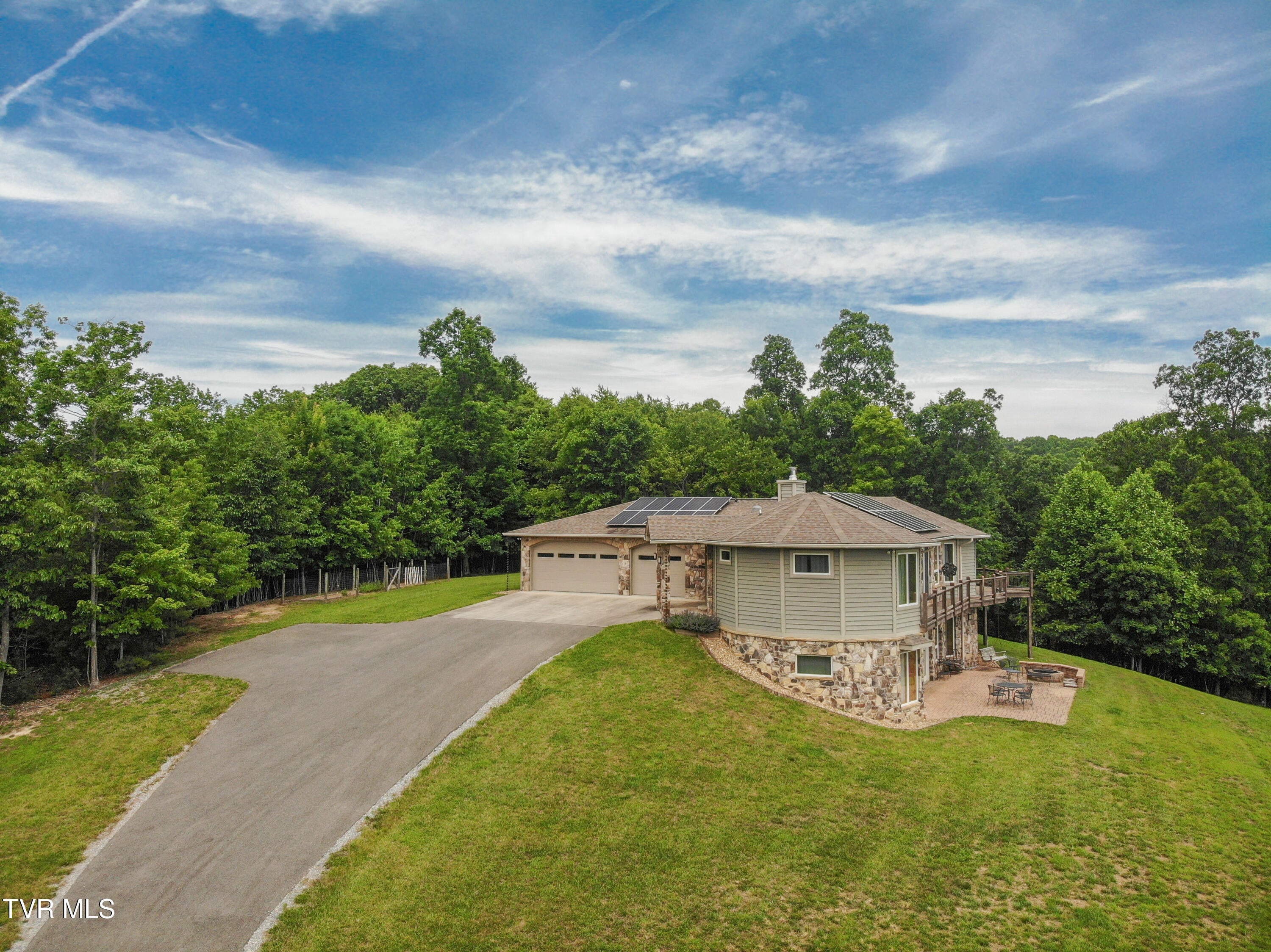 11106 Tree Top Drive