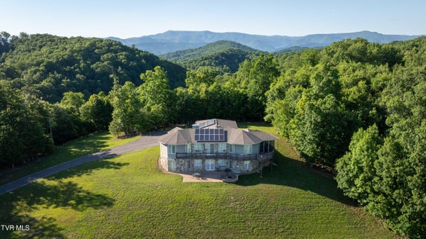 11106 TREE TOP DR, MEADOWVIEW, VA 24361 - Image 4dba17840eecd0a56a6c871c52257e39/316720198