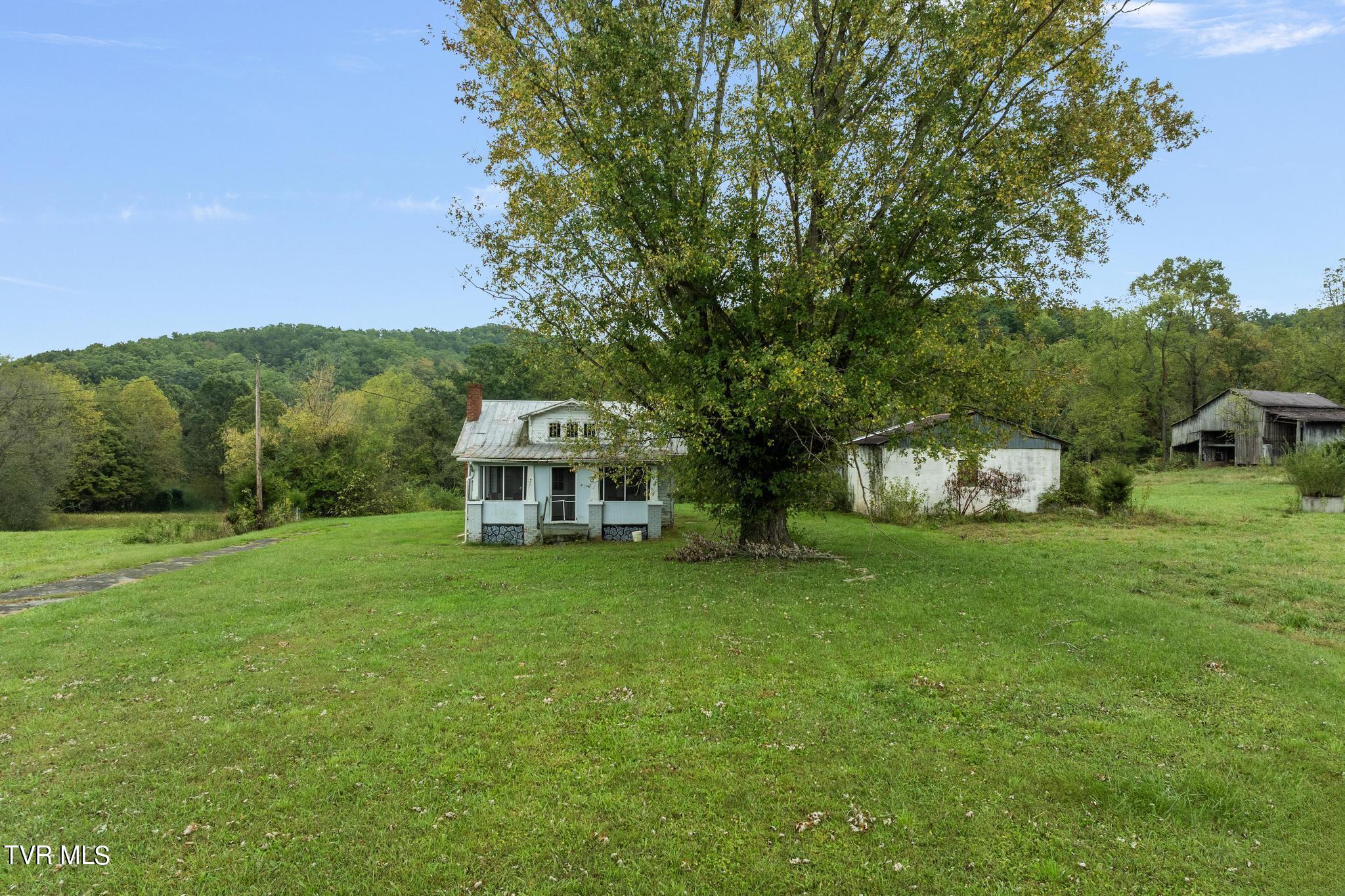 1620 Chinquapin Grove Road, Bluff City, Tennessee image 4