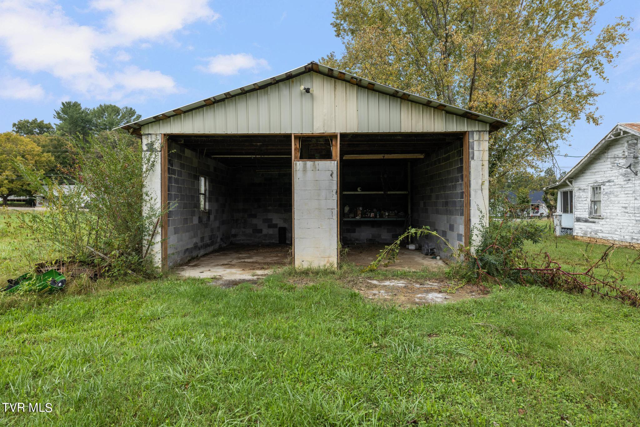 1620 Chinquapin Grove Road, Bluff City, Tennessee image 10