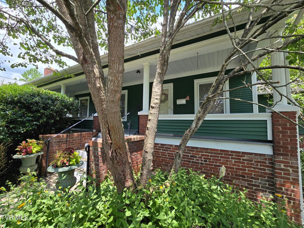 Photo of 113 2nd Street, Big Stone Gap, VA 24219 (MLS # 9983191)