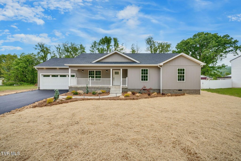 Photo of 112 Holston View Drive, Elizabethton, TN 37643 (MLS # 9988189)