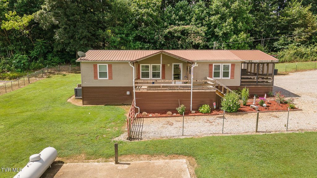 Photo of 647645 Seaton Road, Afton, TN 37616 (MLS # 9991488)