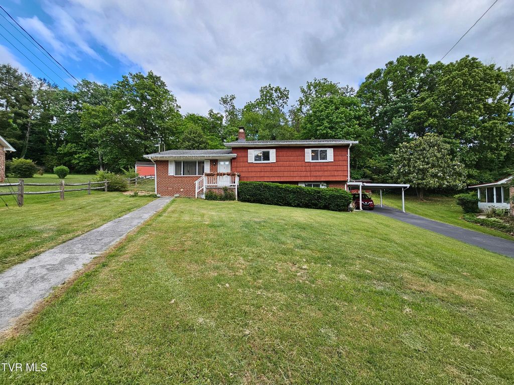 Photo of 349 Belmont Drive, Bristol, TN 37620 (MLS # 9995421)