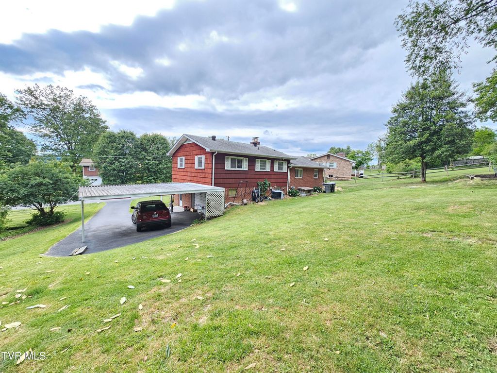 Photo of 349 Belmont Drive, Bristol, TN 37620 (MLS # 9995421)