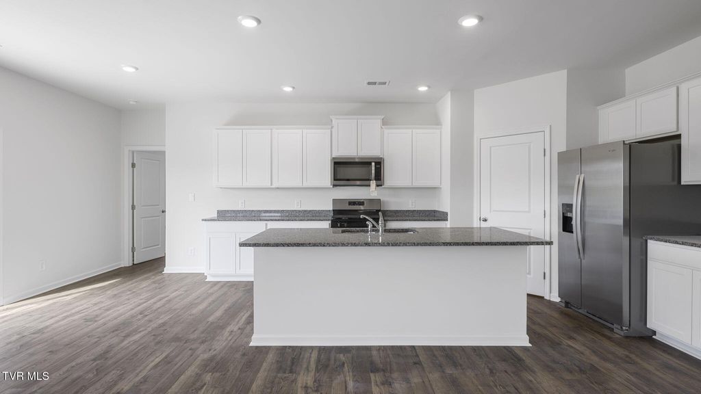 Photo of 575 Fieldcrest Road, Blountville, TN 37617 (MLS # 9988462)