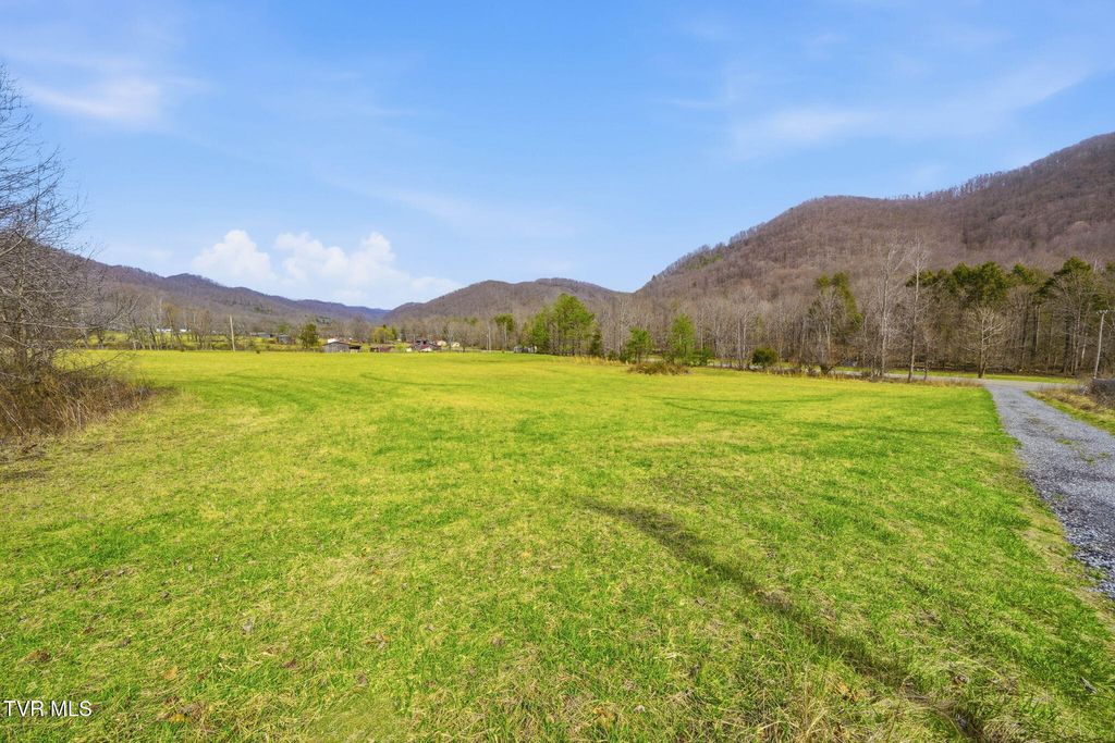 Photo of 724 Dry Creek Road, Jonesborough, TN 37659 (MLS # 9991967)