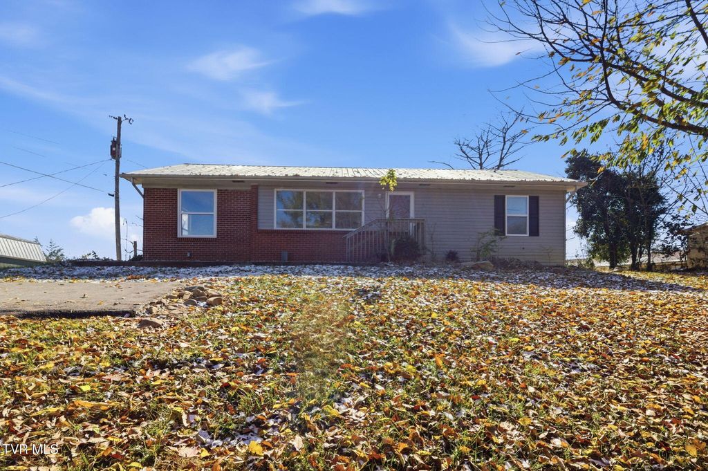 Photo of 108 Cottonwood Drive, Greeneville, TN 37745 (MLS # 9988406)