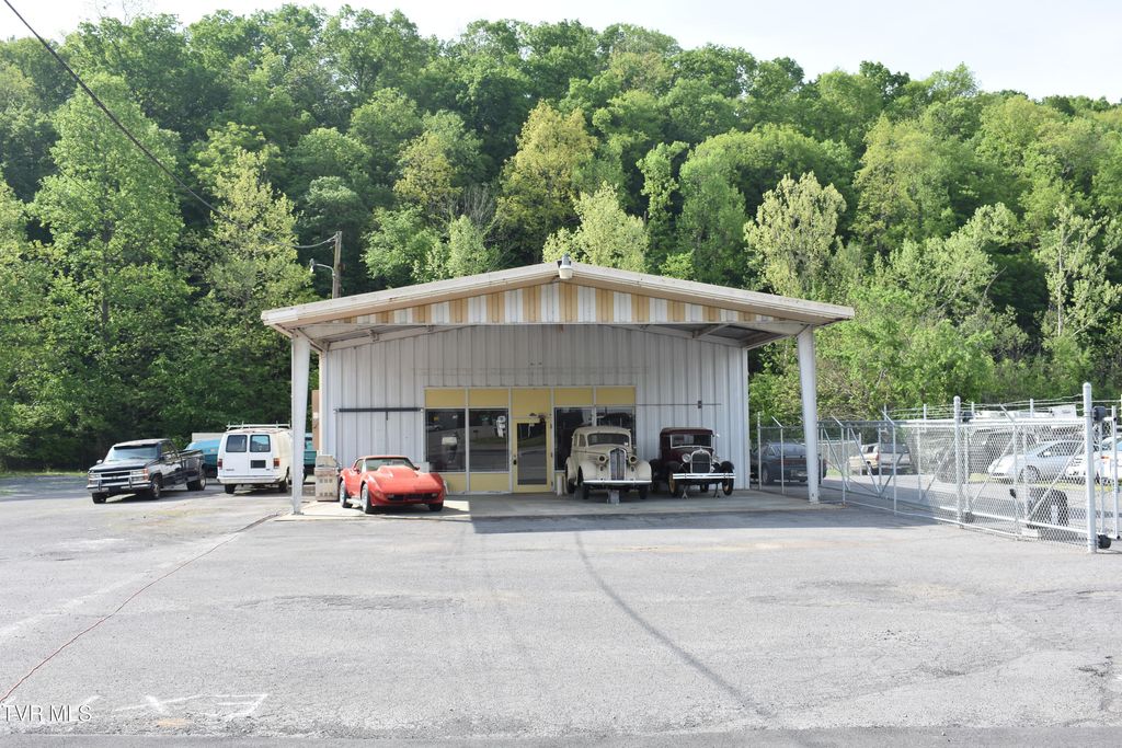 Photo of 3379 Stone Drive, Kingsport, TN 37660 (MLS # 9982803)