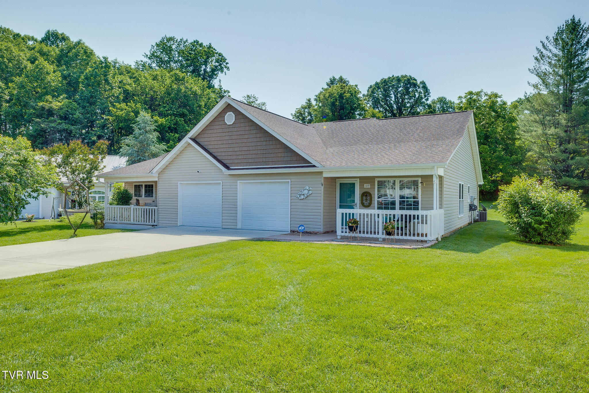 105 Willow Oak Court, Bristol, Virginia image 1