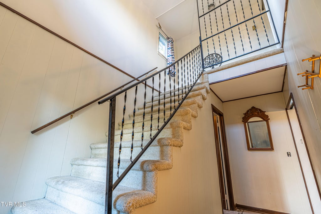 Photo of 344 Kilgore Drive, Bristol, VA 24201 (MLS # 10000478)