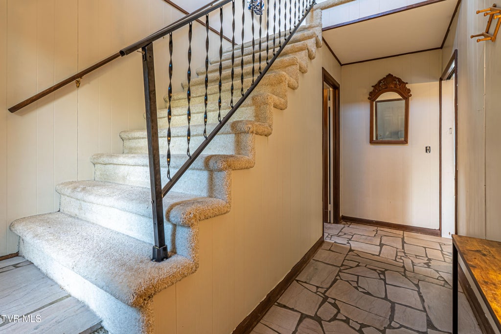 Photo of 344 Kilgore Drive, Bristol, VA 24201 (MLS # 10000478)