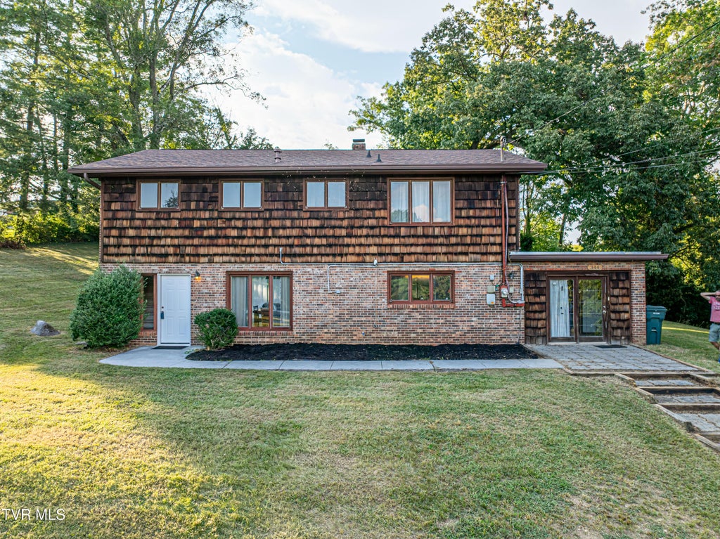 Photo of 344 Kilgore Drive, Bristol, VA 24201 (MLS # 10000478)