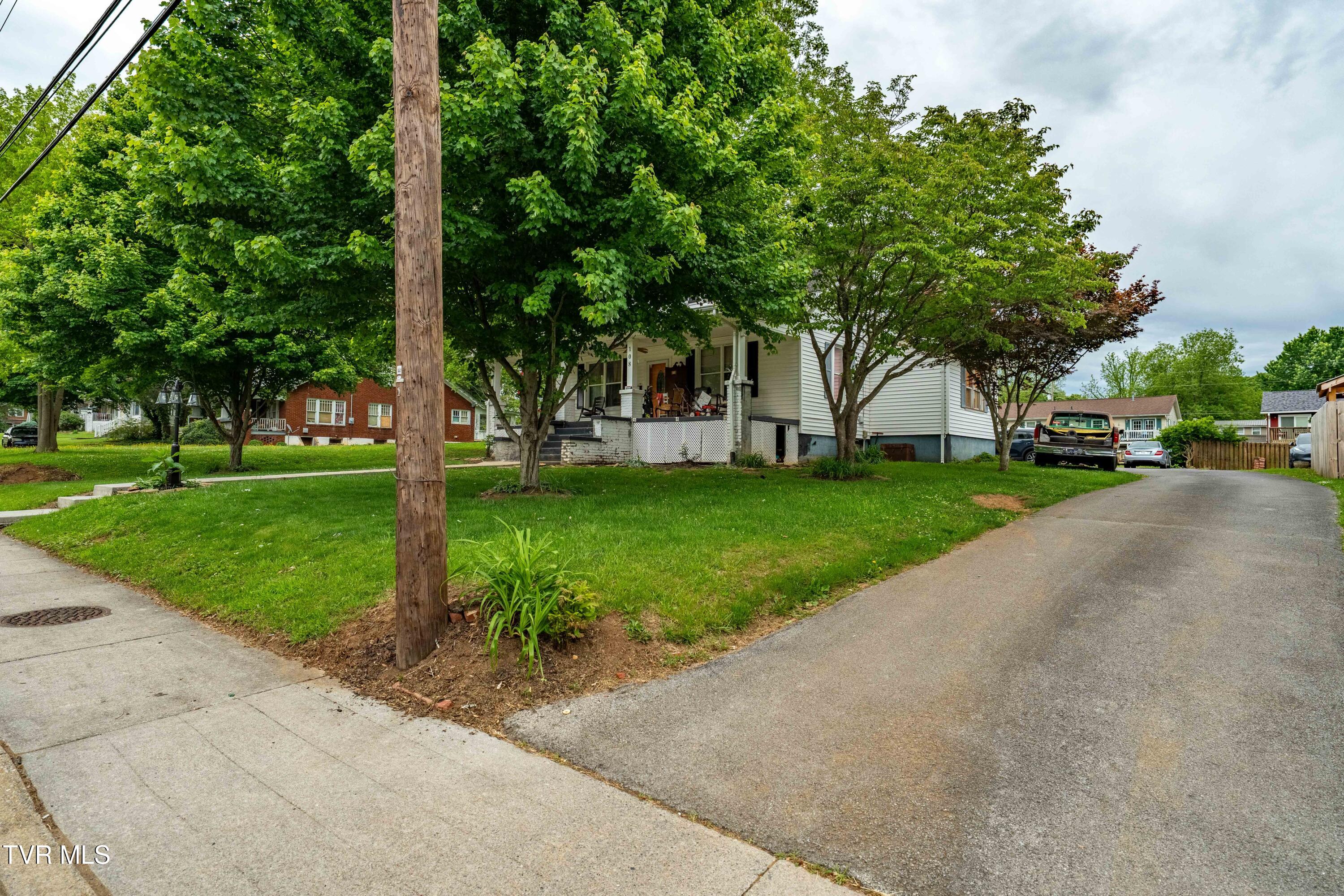 108 W G Street, Elizabethton, Tennessee image 6