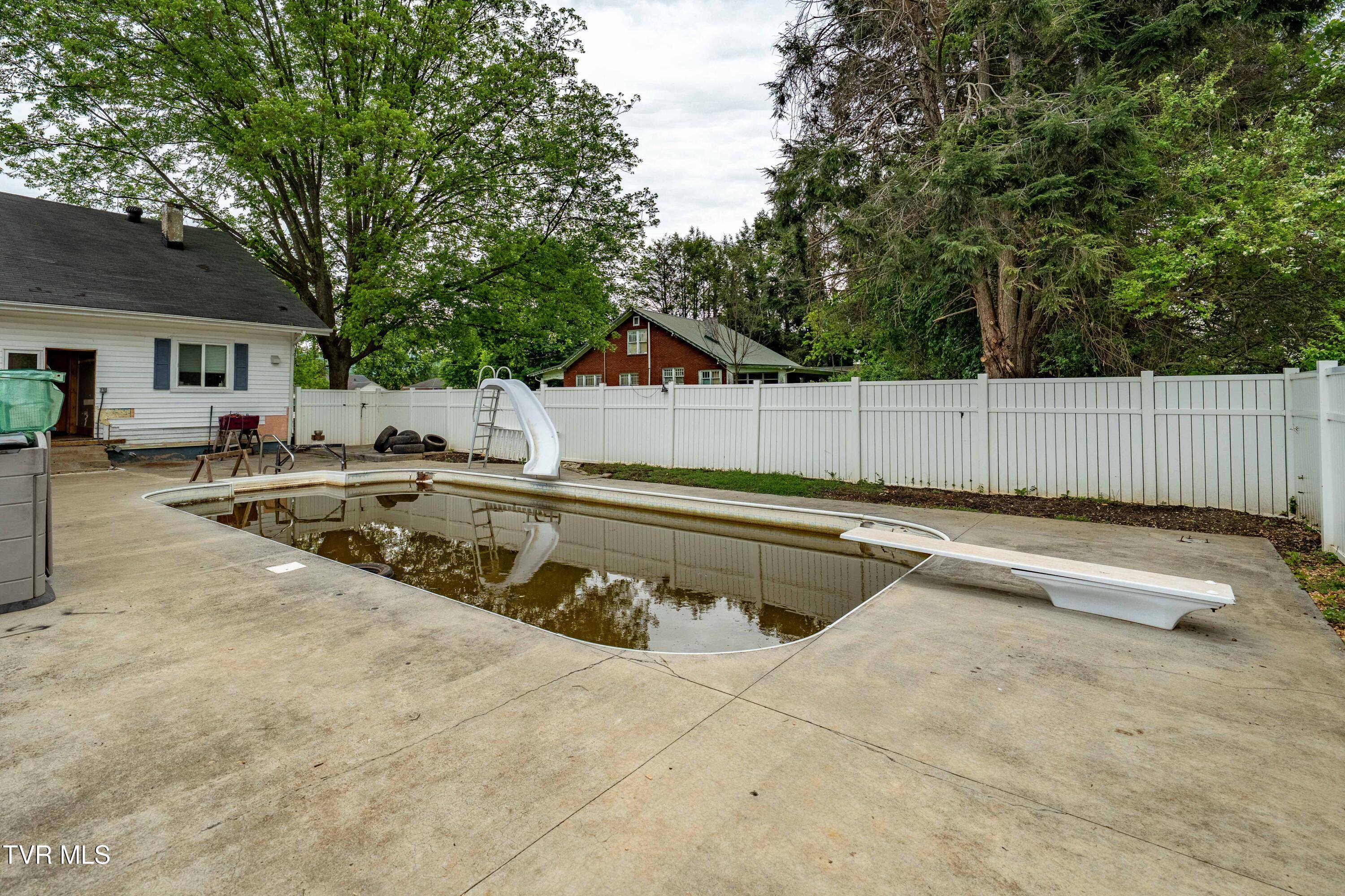 108 W G Street, Elizabethton, Tennessee image 35