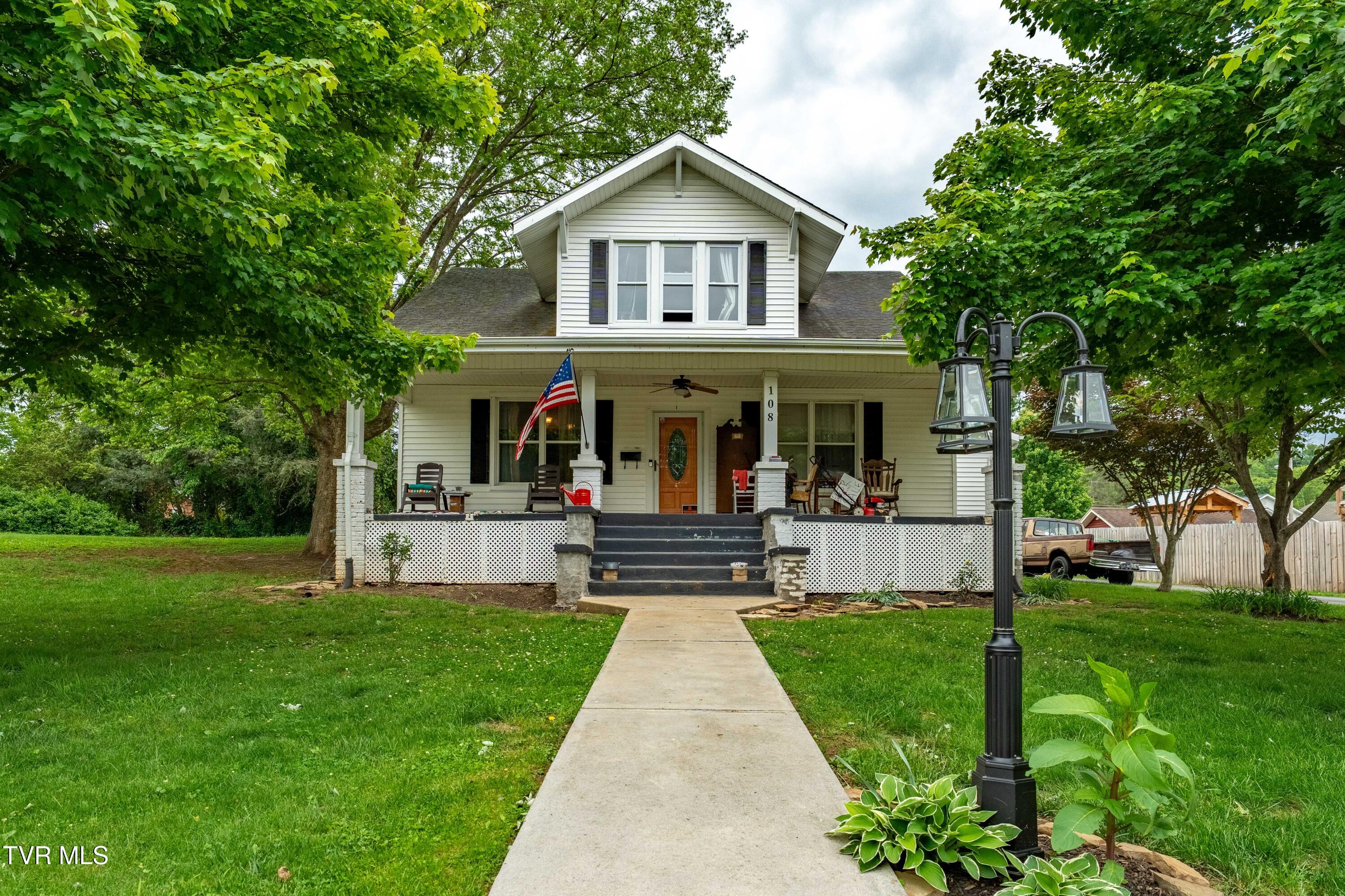 108 W G Street, Elizabethton, Tennessee image 2