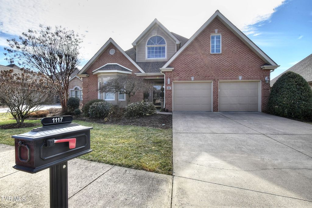 Photo of 1117 Waterbrooke Lane, Johnson City, TN 37604 (MLS # 9991121)