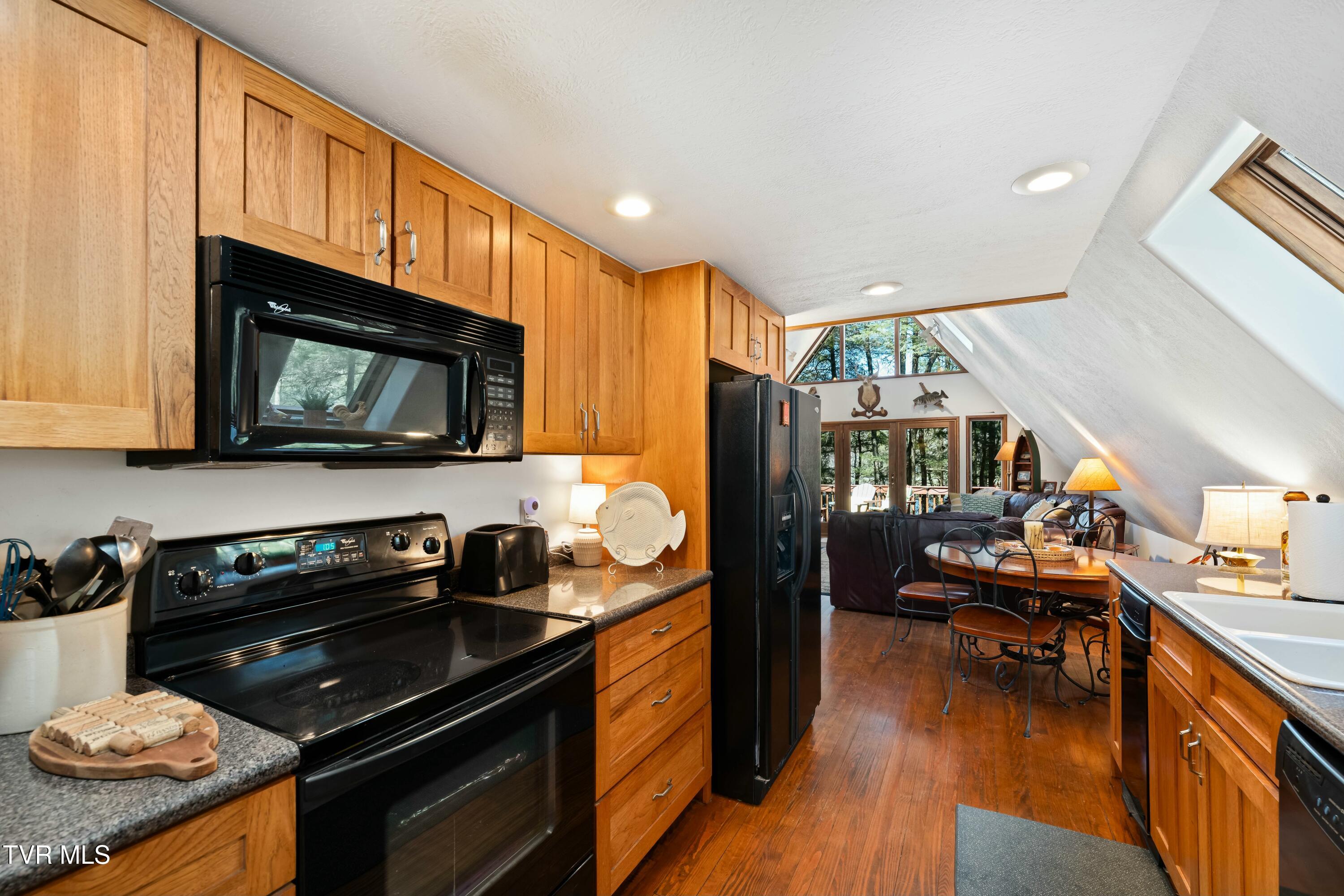 238 Ripshin Lake Road, Roan Mountain, Tennessee image 12