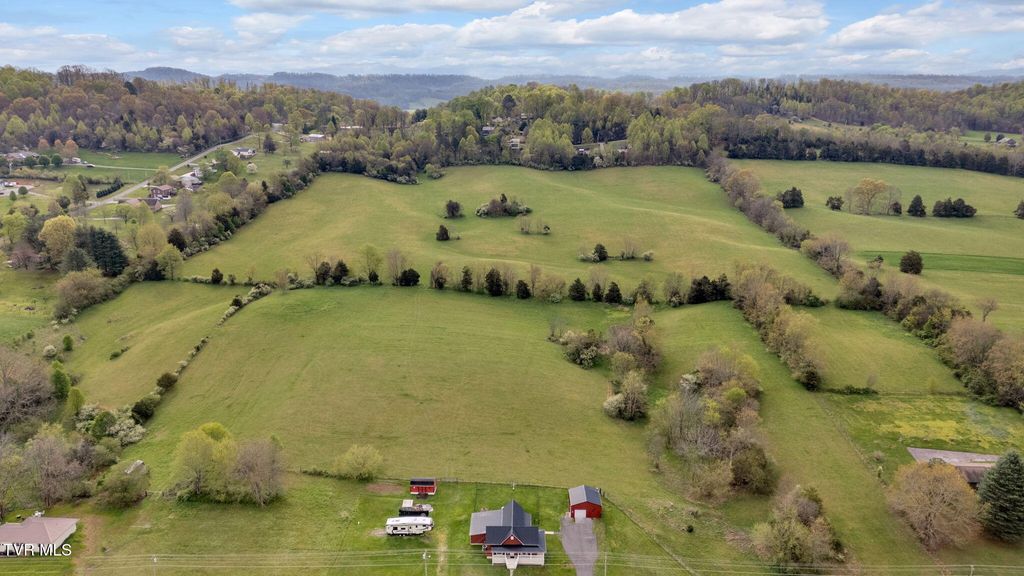 Photo of 3 Gray Station Sulphur Springs Road, Jonesborough, TN 37659 (MLS # 9992086)