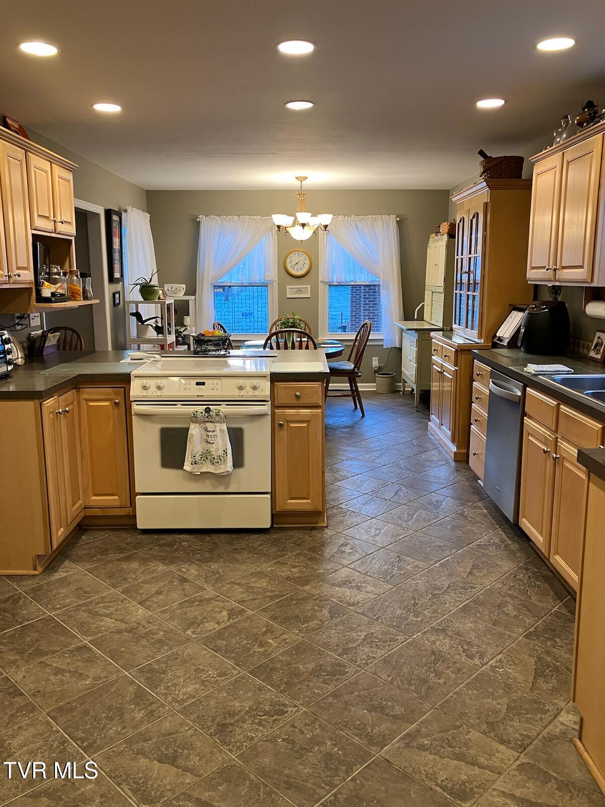 904 Mountainview Road, Erwin, Tennessee image 19