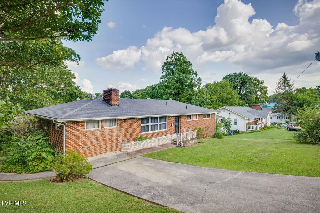 Photo of 1117 Delrose Drive, Kingsport, TN 37660 (MLS # 9983508)