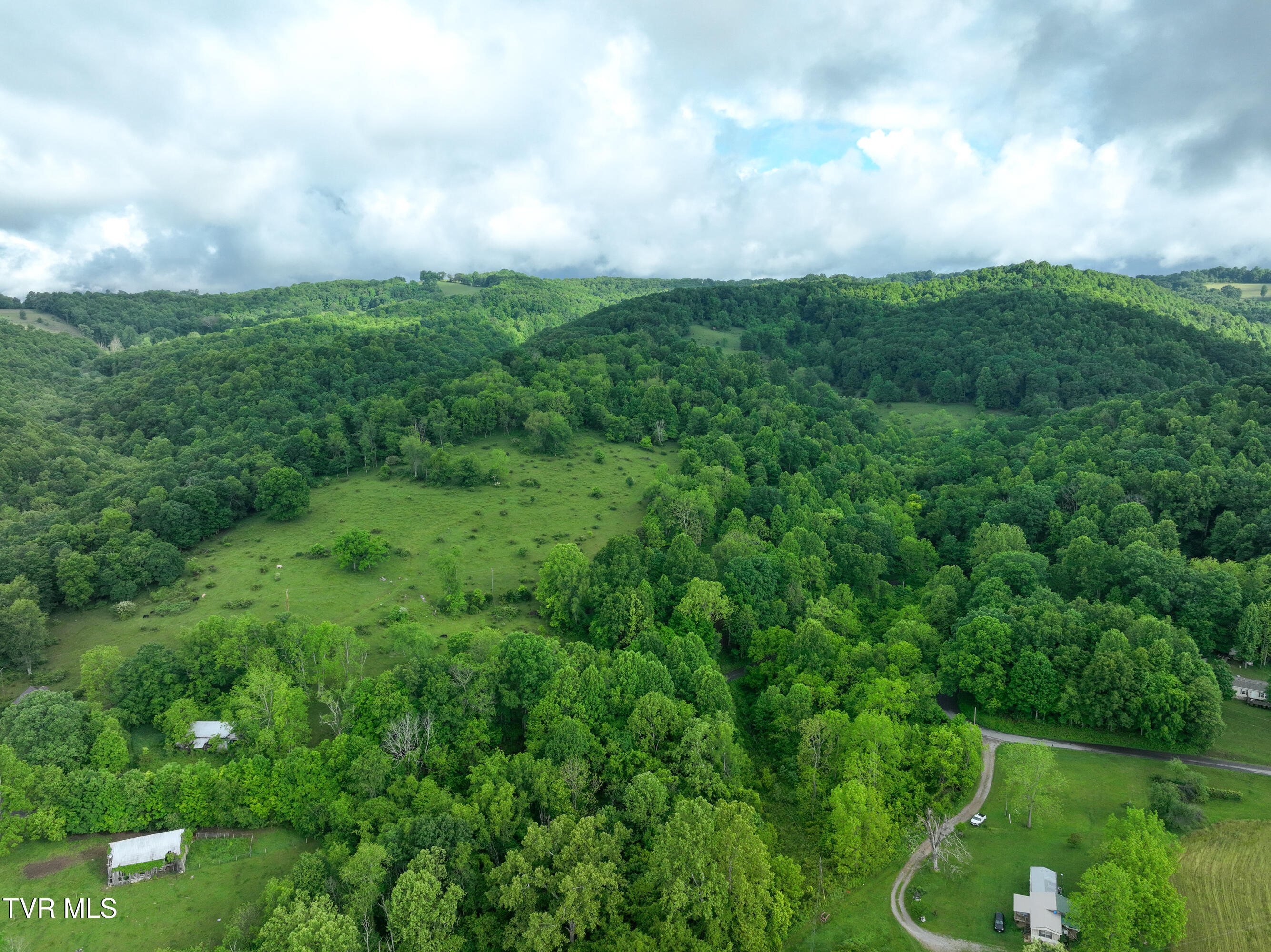 000 Moccasin Valley Road
