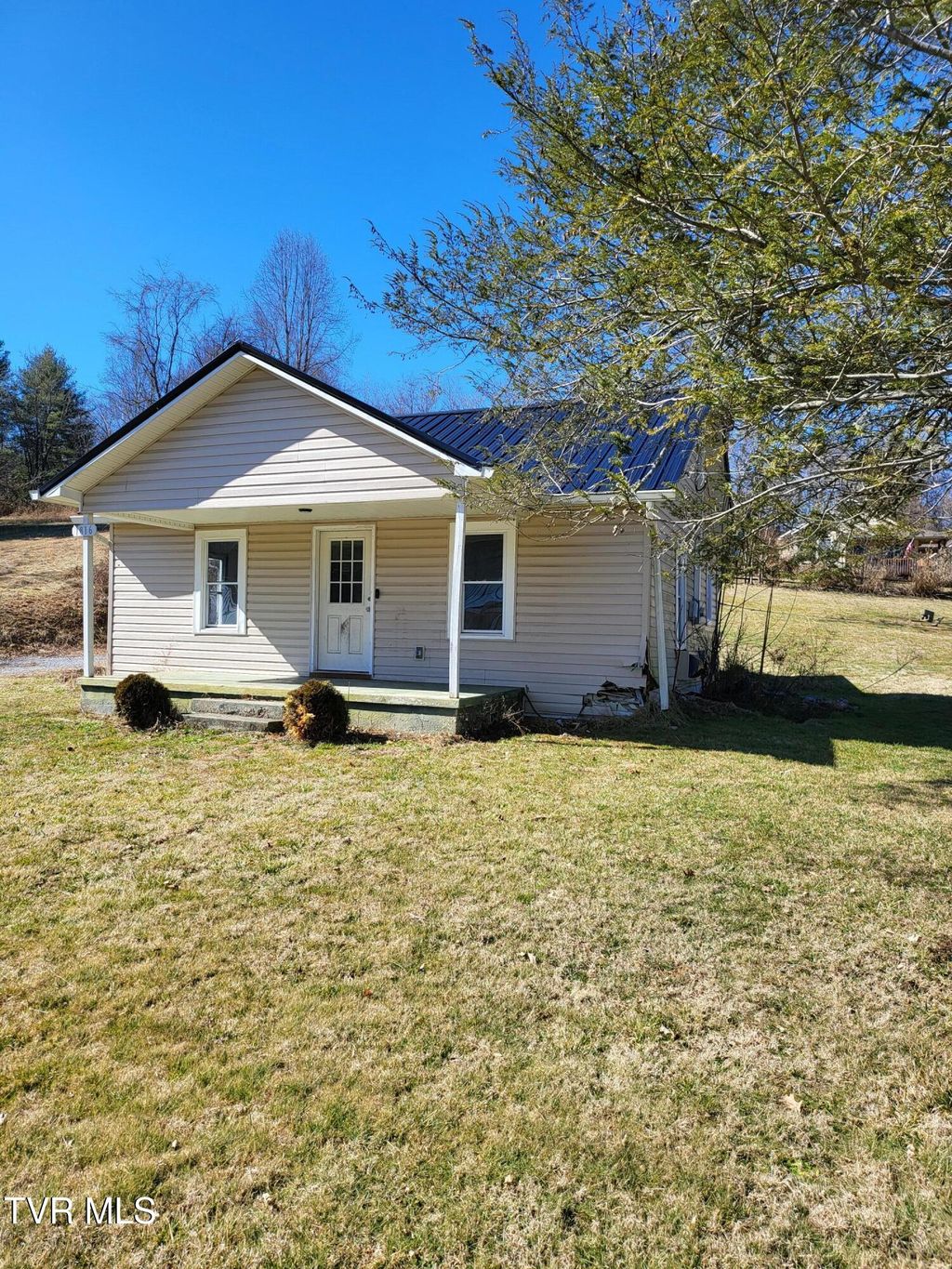 Photo of 1816 Highway 81, Jonesborough, TN 37659 (MLS # 9991260)