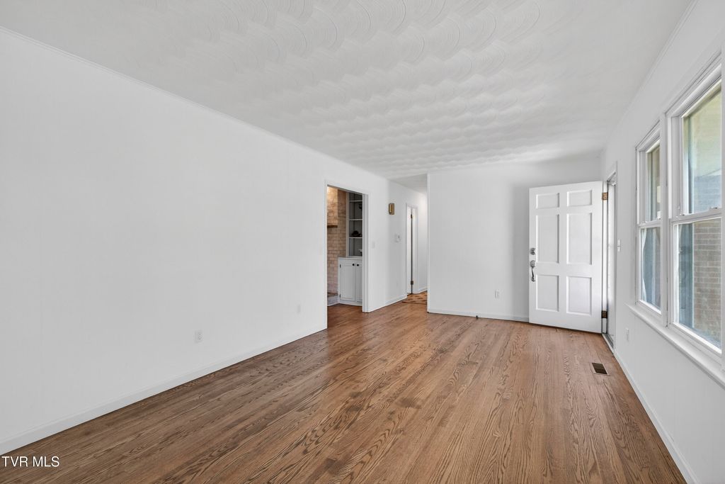 Photo of 882 Panacella Drive, Abingdon, VA 24210 (MLS # 9993759)