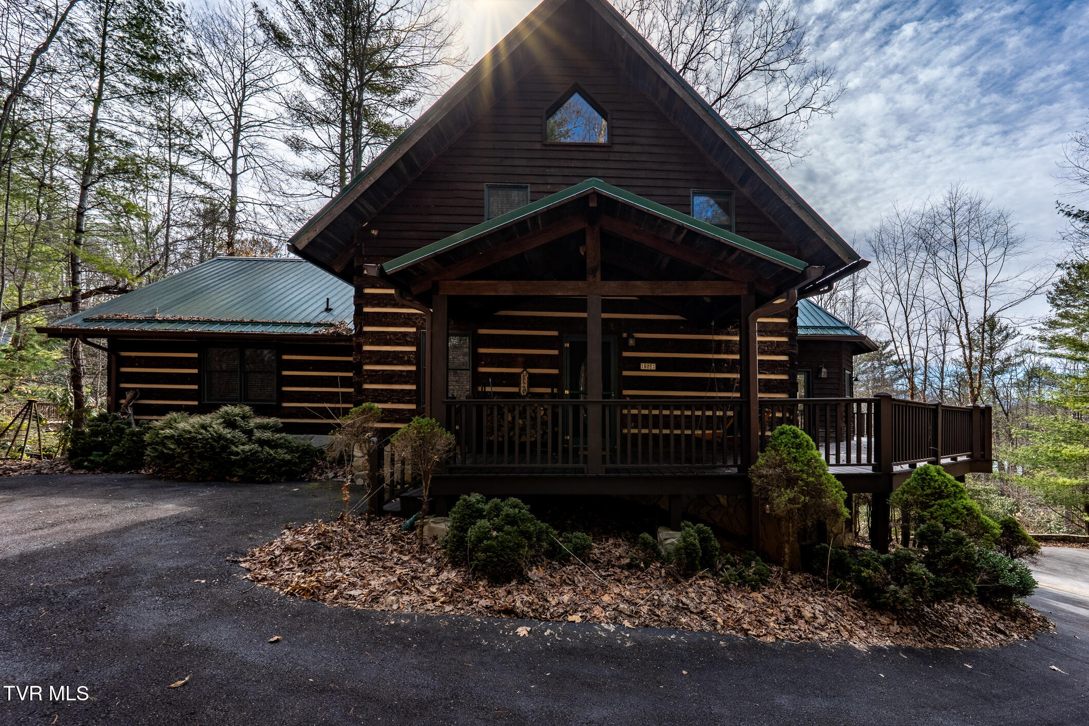 254 Ivy Wood Lane, Mountain City, Tennessee image 2