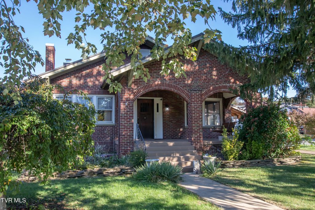 Photo of 1005 Euclid Avenue, Bristol, VA 24201 (MLS # 9987080)