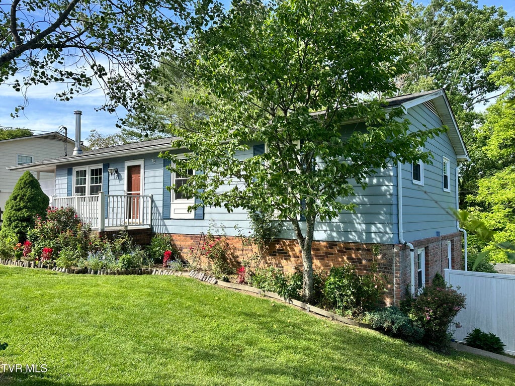 Photo of 121 Beverly Avenue, Wise, VA 24293 (MLS # 9992467)