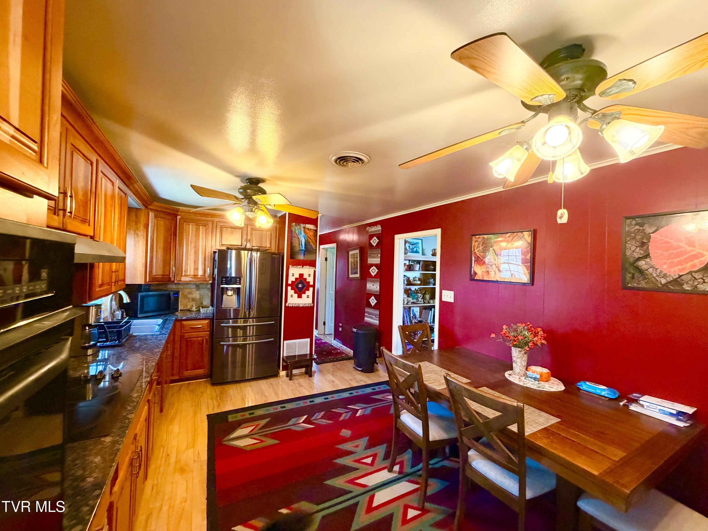 121 Southwest Beverly Avenue