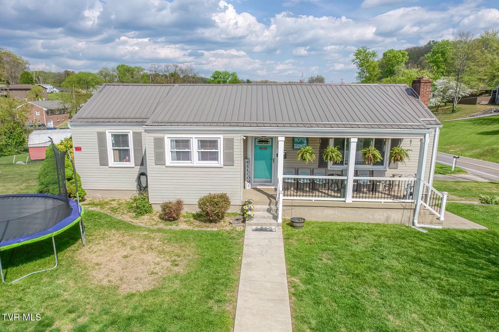 Photo of 1605 Blackmore Street, Kingsport, TN 37665 (MLS # 9993764)