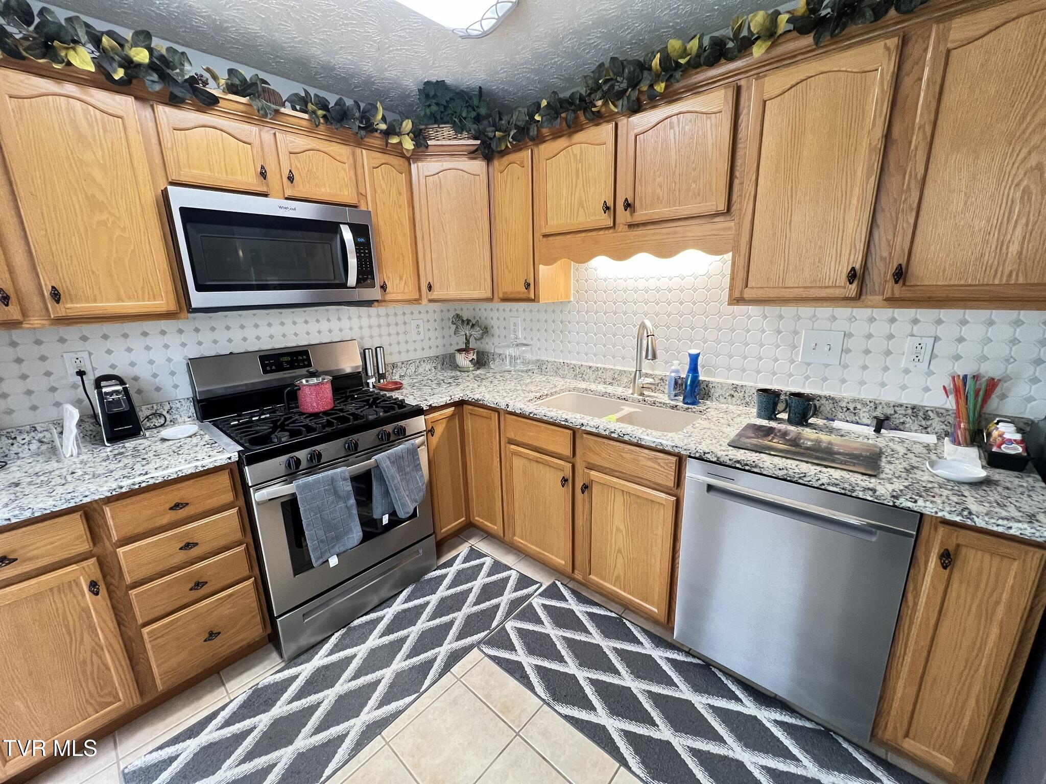 199 Valley Crest Drive, Mount Carmel, Tennessee image 9