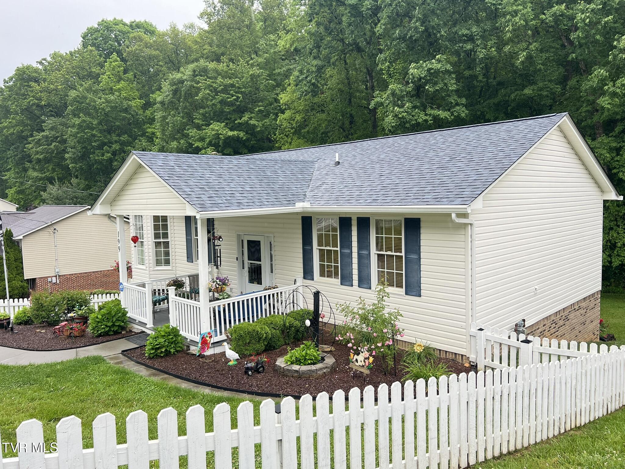 199 Valley Crest Drive, Mount Carmel, Tennessee image 5