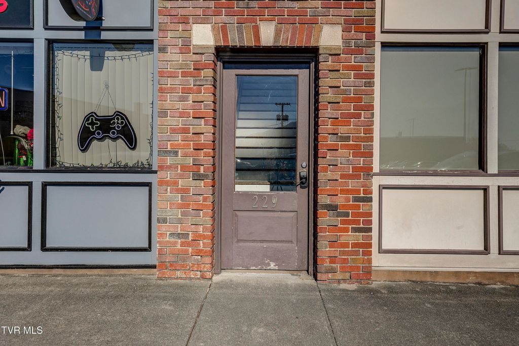 Photo of 227 Sullivan Street, Kingsport, TN 37660 (MLS # 9991607)