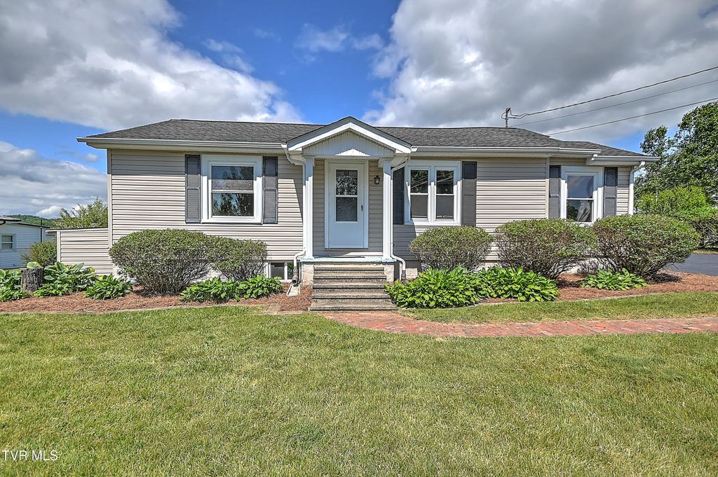 Photo of 409 Shelby Lane, Bristol, TN 37620 (MLS # 9995419)