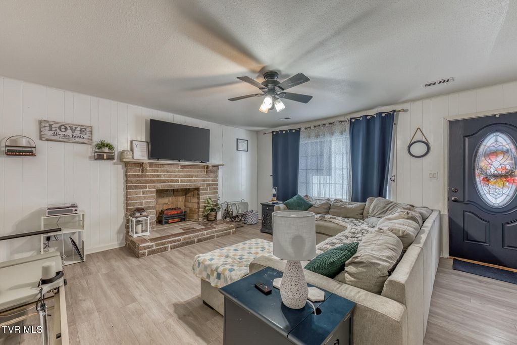 Photo of 1036 Gap Creek Road, Elizabethton, TN 37601 (MLS # 9991016)