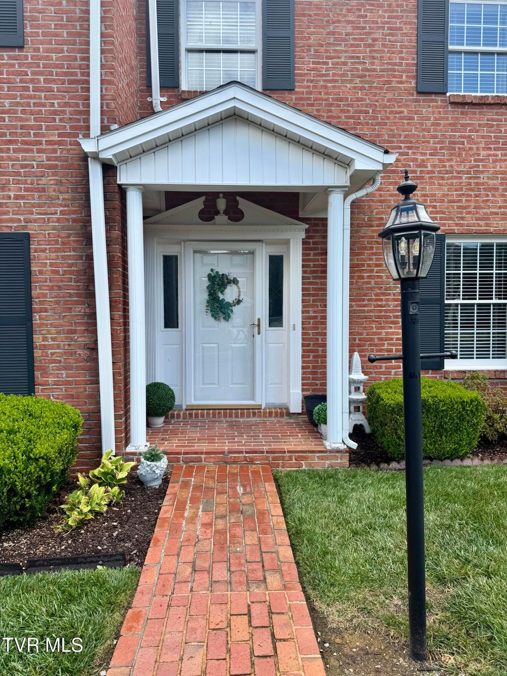 Photo of 2734 East Oakland Ave Ave #D42, Johnson City, TN 37601 (MLS # 9983365)