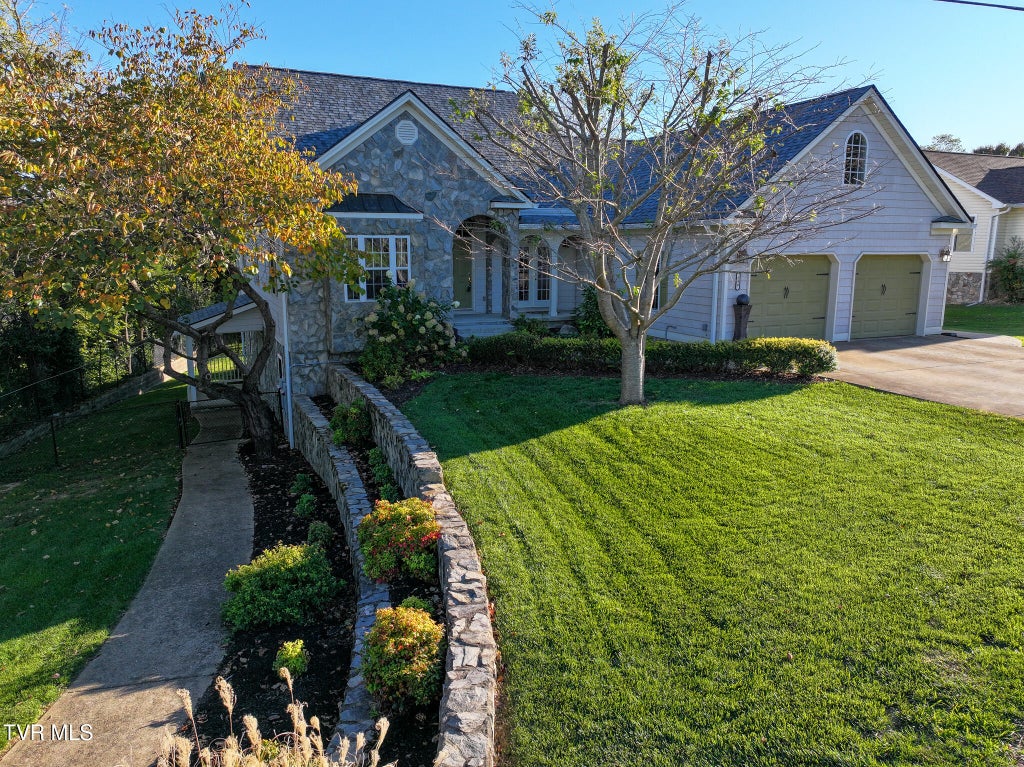 Photo of 290 New Hope Road, Greeneville, TN 37745 (MLS # 10002505)