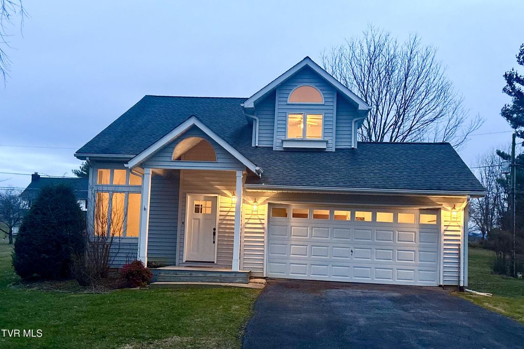 Photo of 17413 Mahogany Drive, Abingdon, VA 24210 (MLS # 9990676)