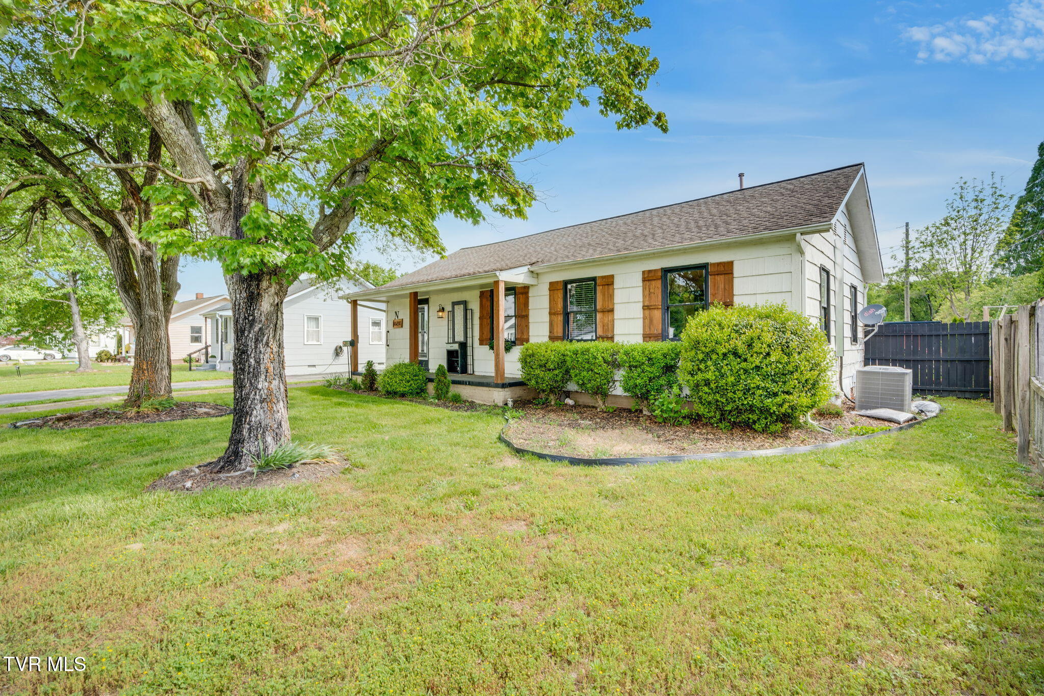 1620 Hermitage Drive, Kingsport, Tennessee image 3