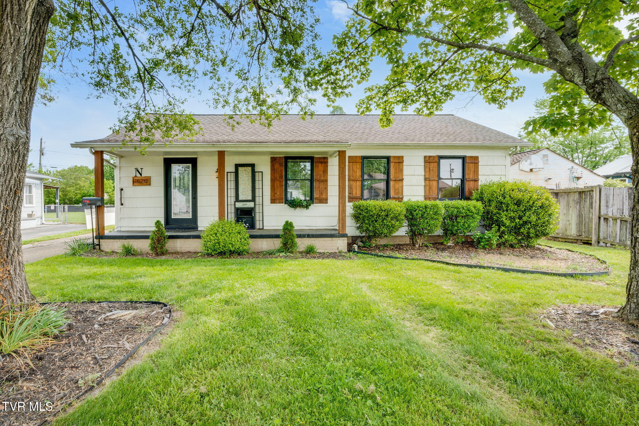 1620 Hermitage Drive, Kingsport, Tennessee image 1