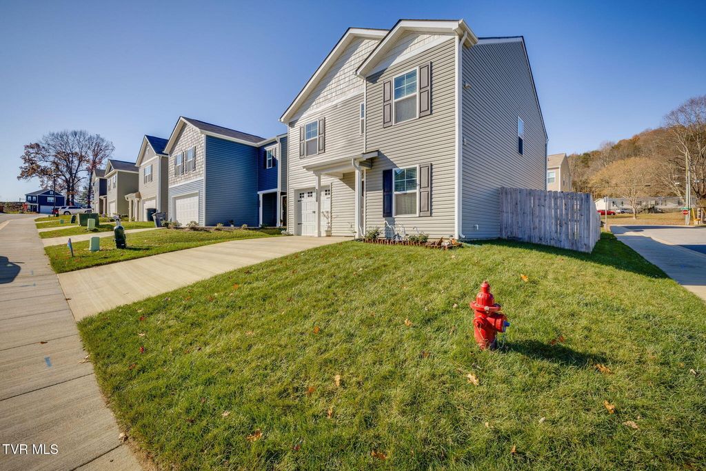 Photo of 701 Newtons Way, Kingsport, TN 37663 (MLS # 9988247)